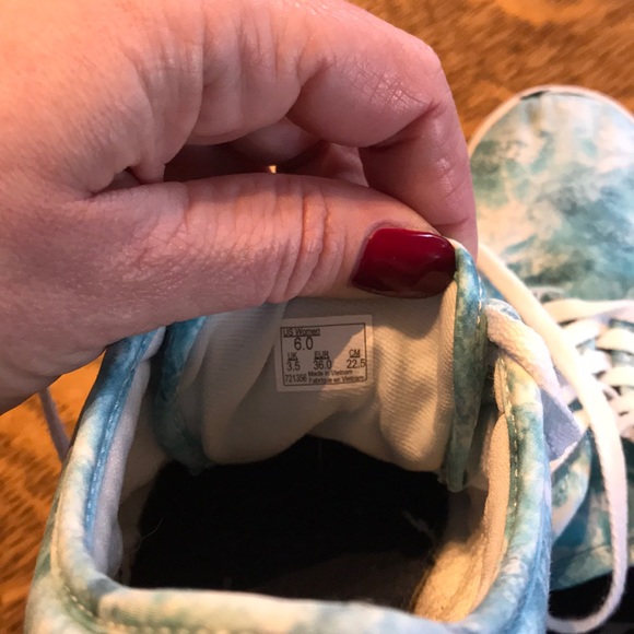 Vans - Picture 4 of 4